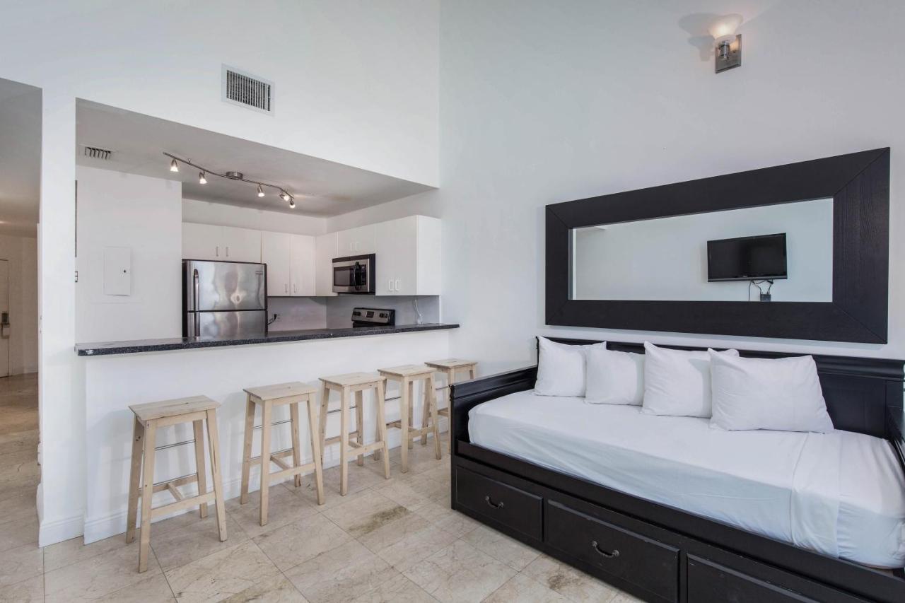 Suite with City View at New Point Miami Beach Apartments