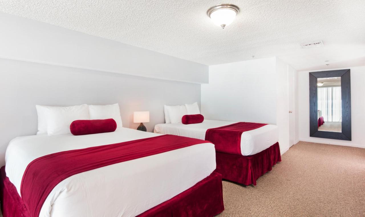 Duplex Ocean View with Balcony at New Point Miami Beach Apartments