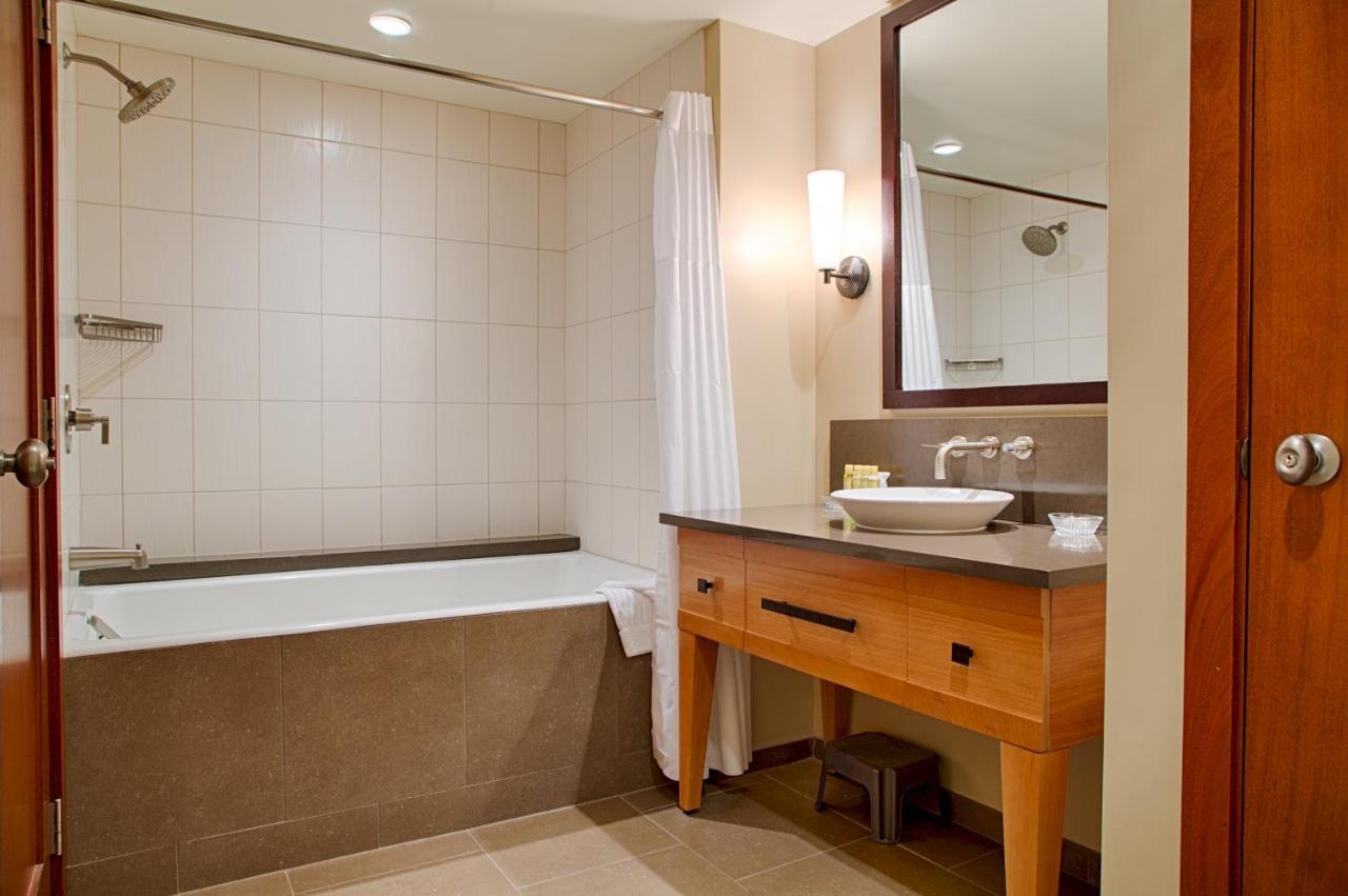 | Sixth Floor Villa with Sunrise View - Beach Tower at Ko Olina Beach Villas Resort