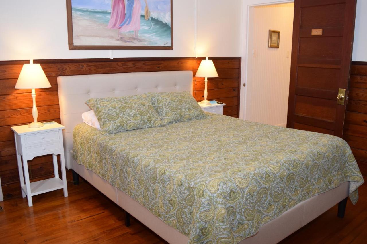 Two-Bedroom Suite at Blackbeard's Lodge