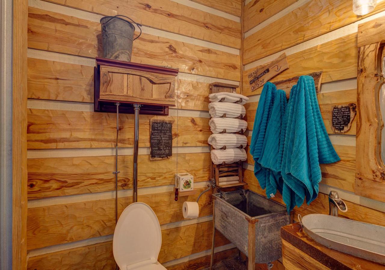 | Fox Pass Cabins