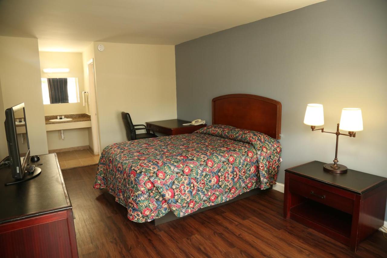  | Economy Inn - Charlotte