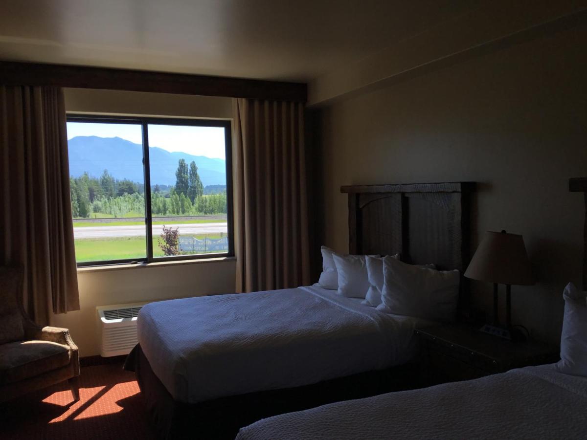 Queen Room with Two Queen Beds - Disability Access/Non-Smoking at Glacier International Lodge
