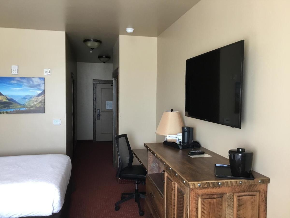 Premium Queen Room with Two Queen Beds - Non-Smoking at Glacier International Lodge