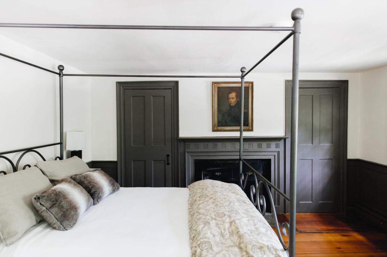  | Squire Tarbox Inn
