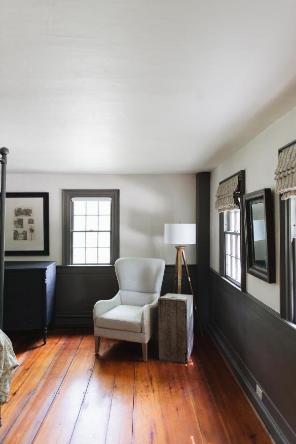  | Squire Tarbox Inn