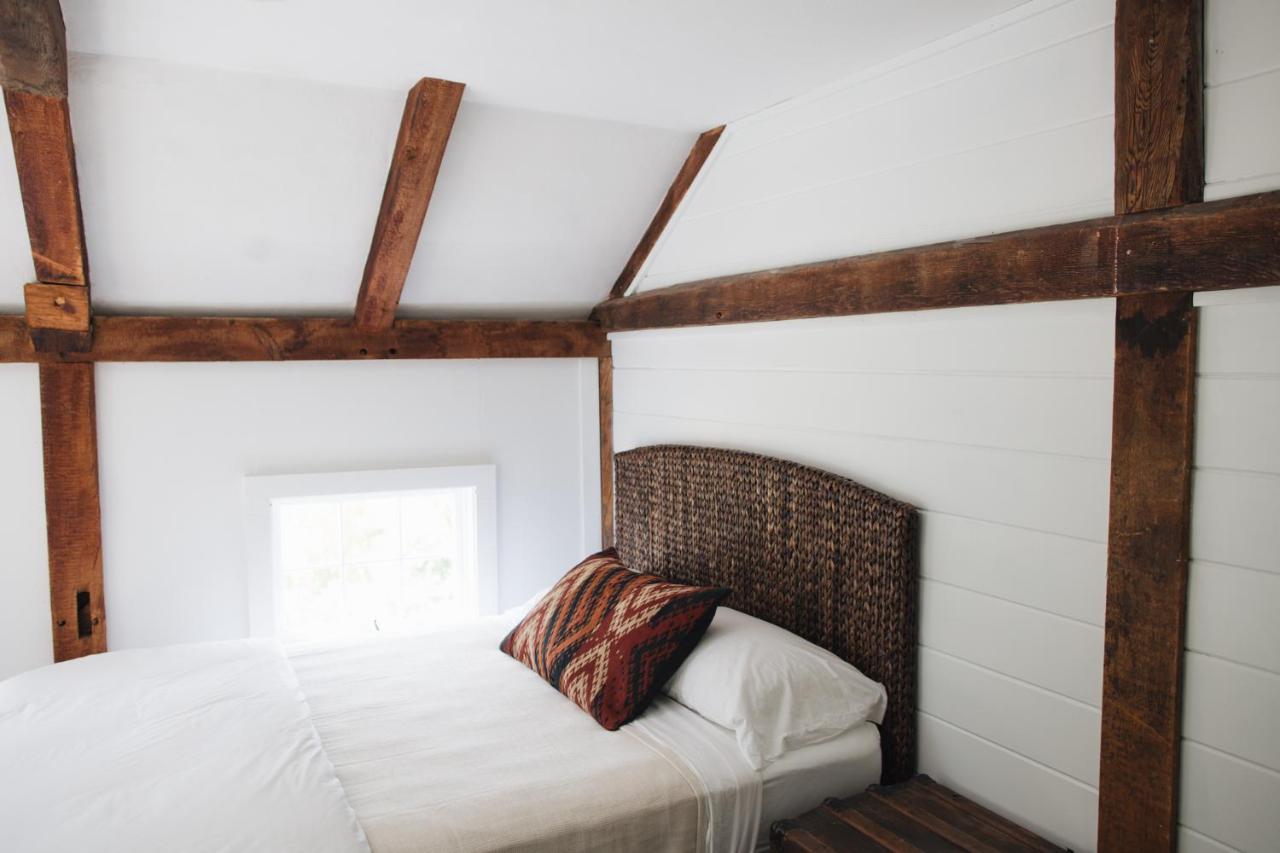  | Squire Tarbox Inn