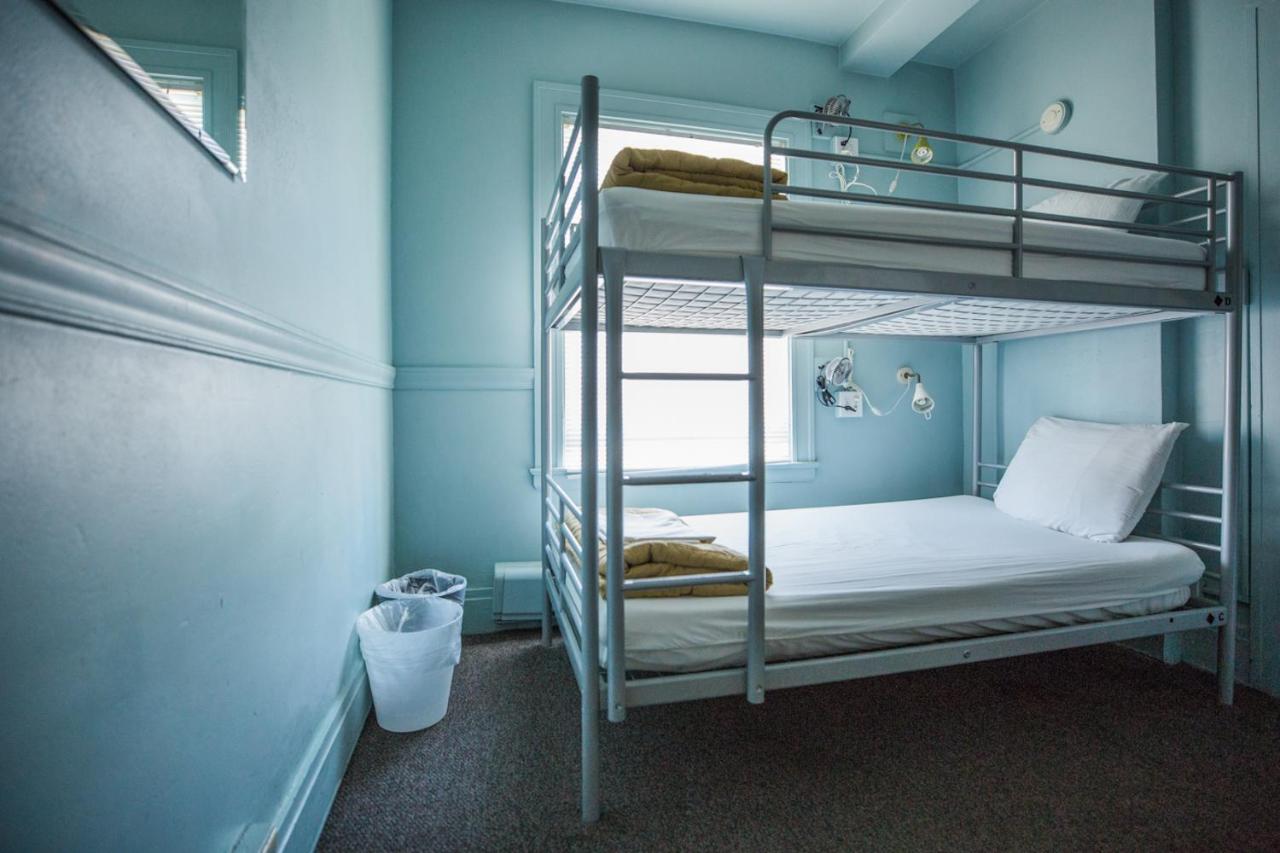 | HI - Seattle Hostel at the American Hotel