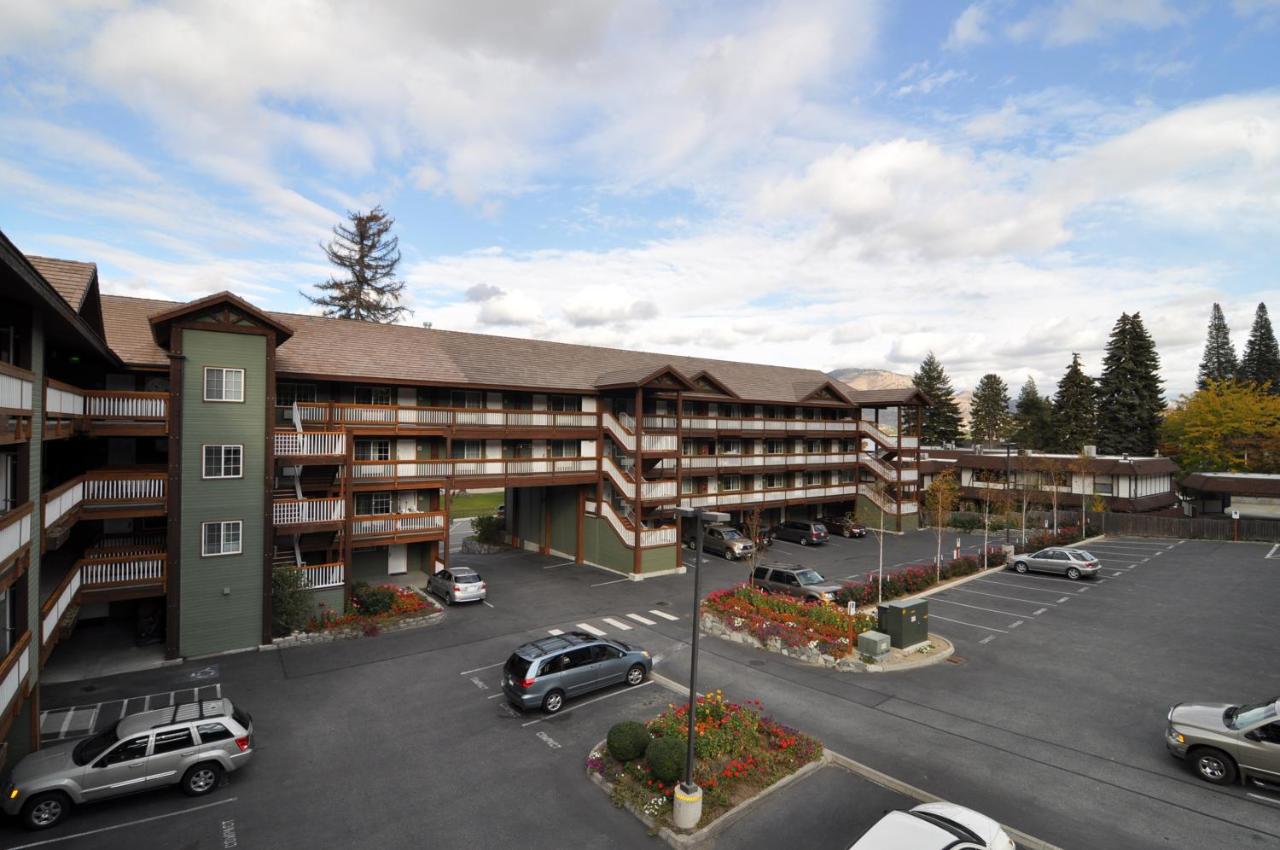 | Lakeside Lodge and Suites