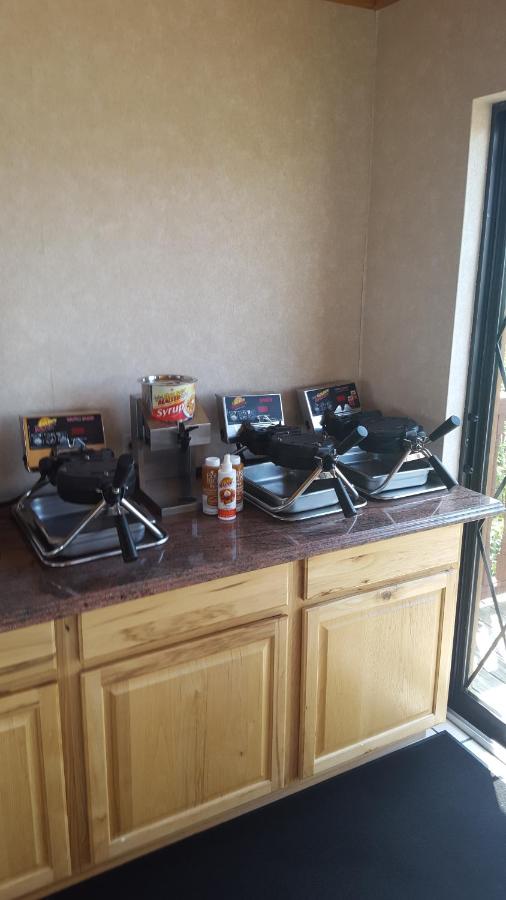 | Best Western Plus Dockside Waterfront Inn