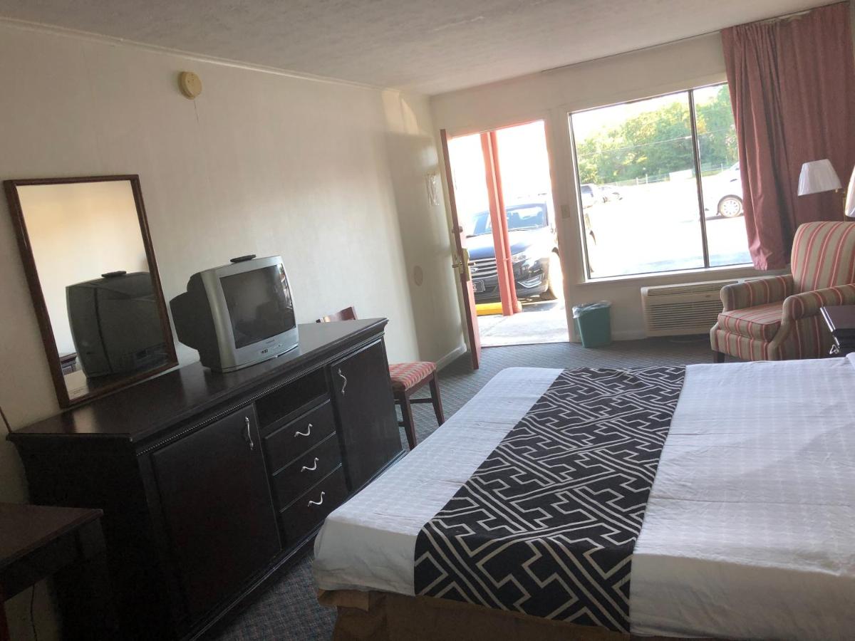 | Flagship Inn