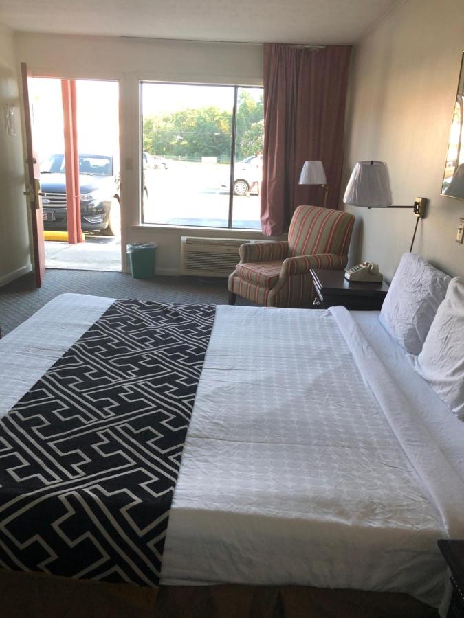 | Flagship Inn