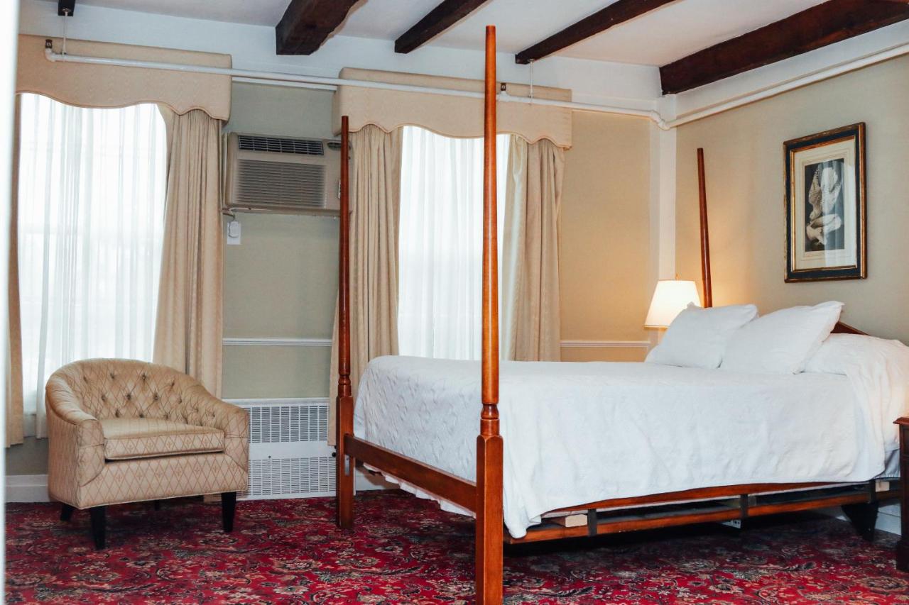  | Concord's Colonial Inn