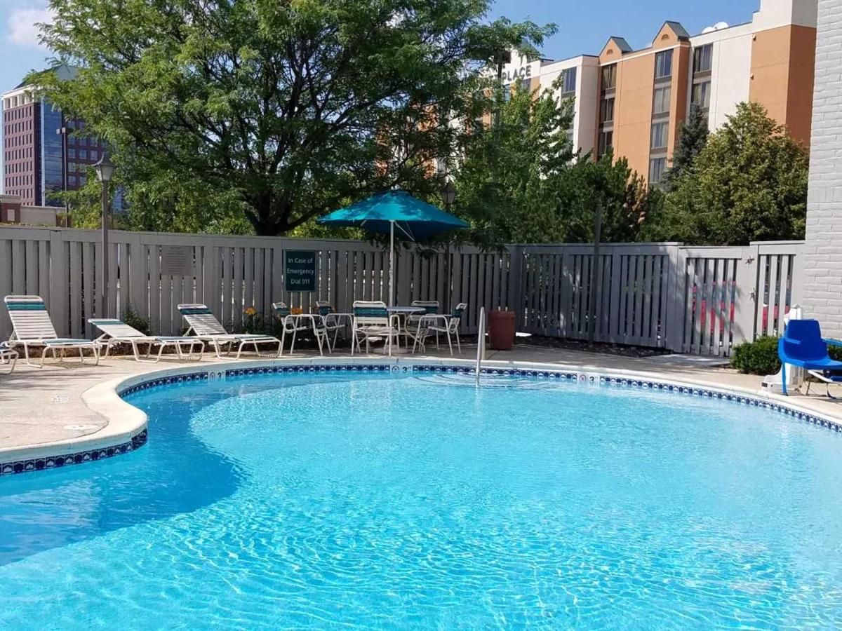  | Country Inn & Suites by Radisson, Chicago-Hoffman