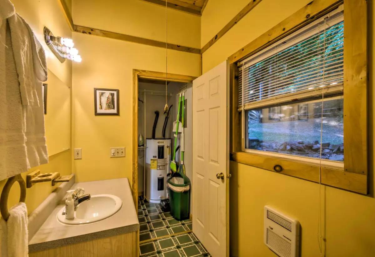 | Nantahala Cabins