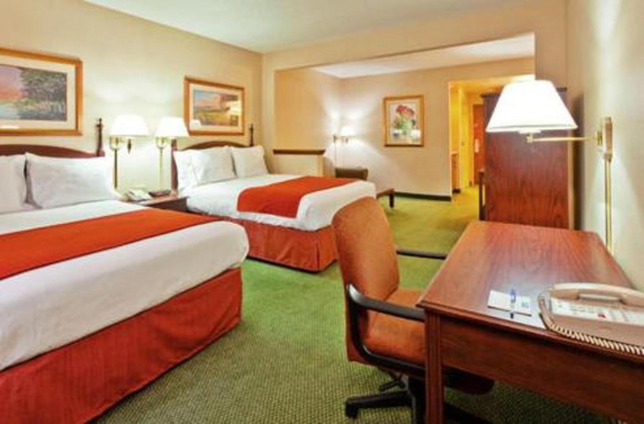 Double Room with Two Double Beds - Non-Smoking at Spark by Hilton Paducah