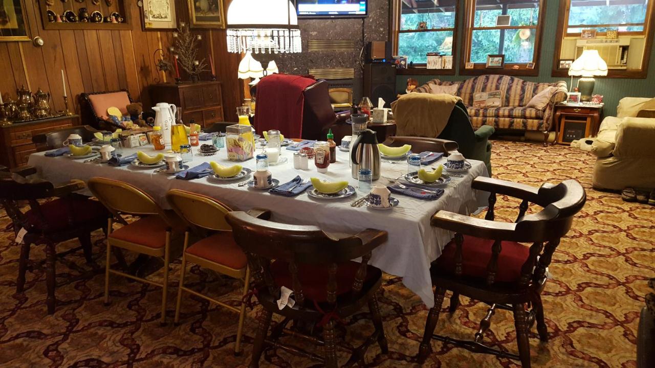  | Whisperin' Pines Chalet