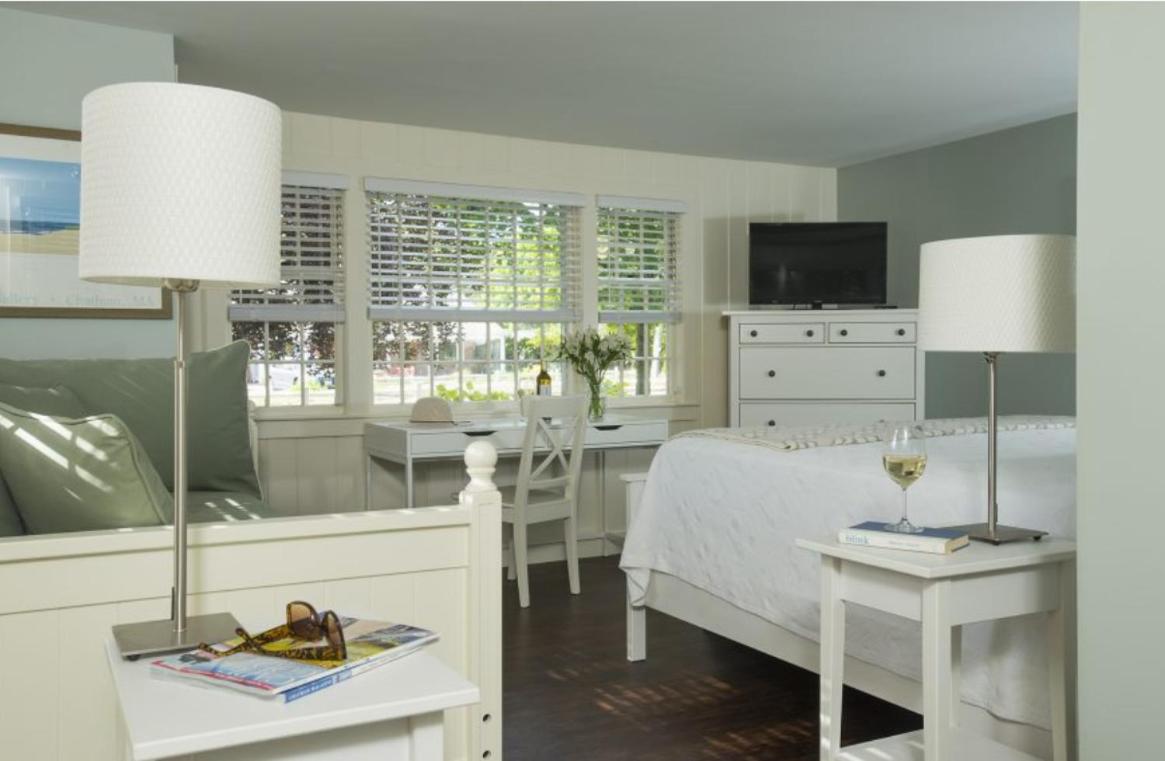 | Chatham Seafarer Inn