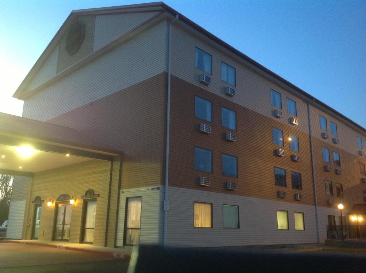 | Grand View Inn & Suites
