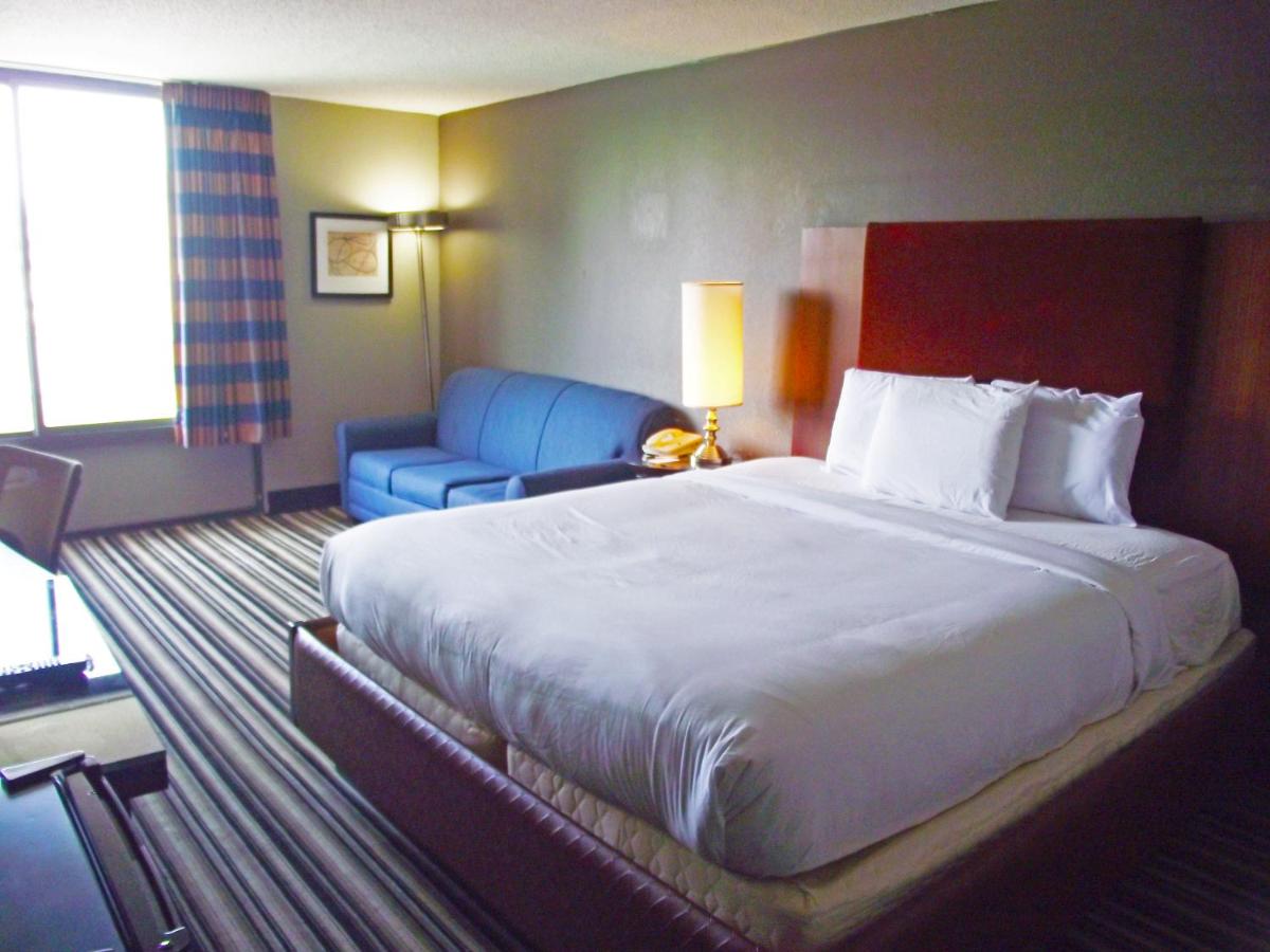King Room - Non-Smoking at Travelodge by Wyndham Memphis Airport/Graceland