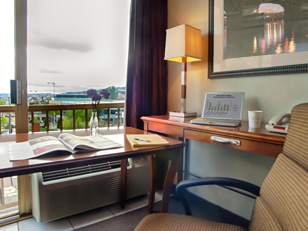 Deluxe King Room at Inn At The Convention Center