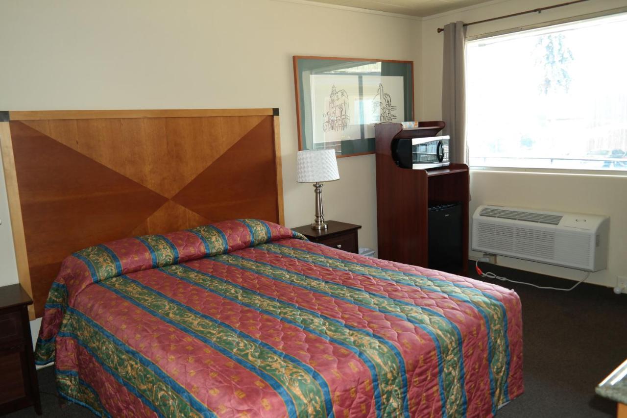  | River Park Inn