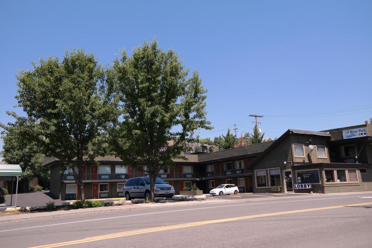  | River Park Inn