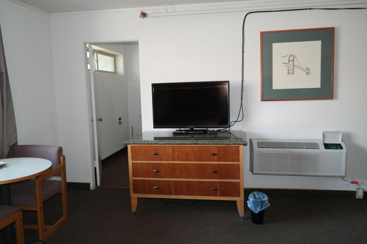  | River Park Inn