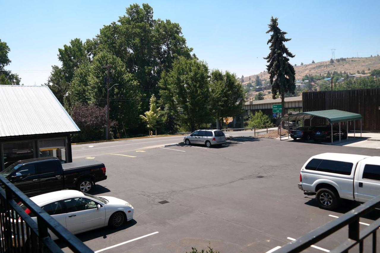  | River Park Inn
