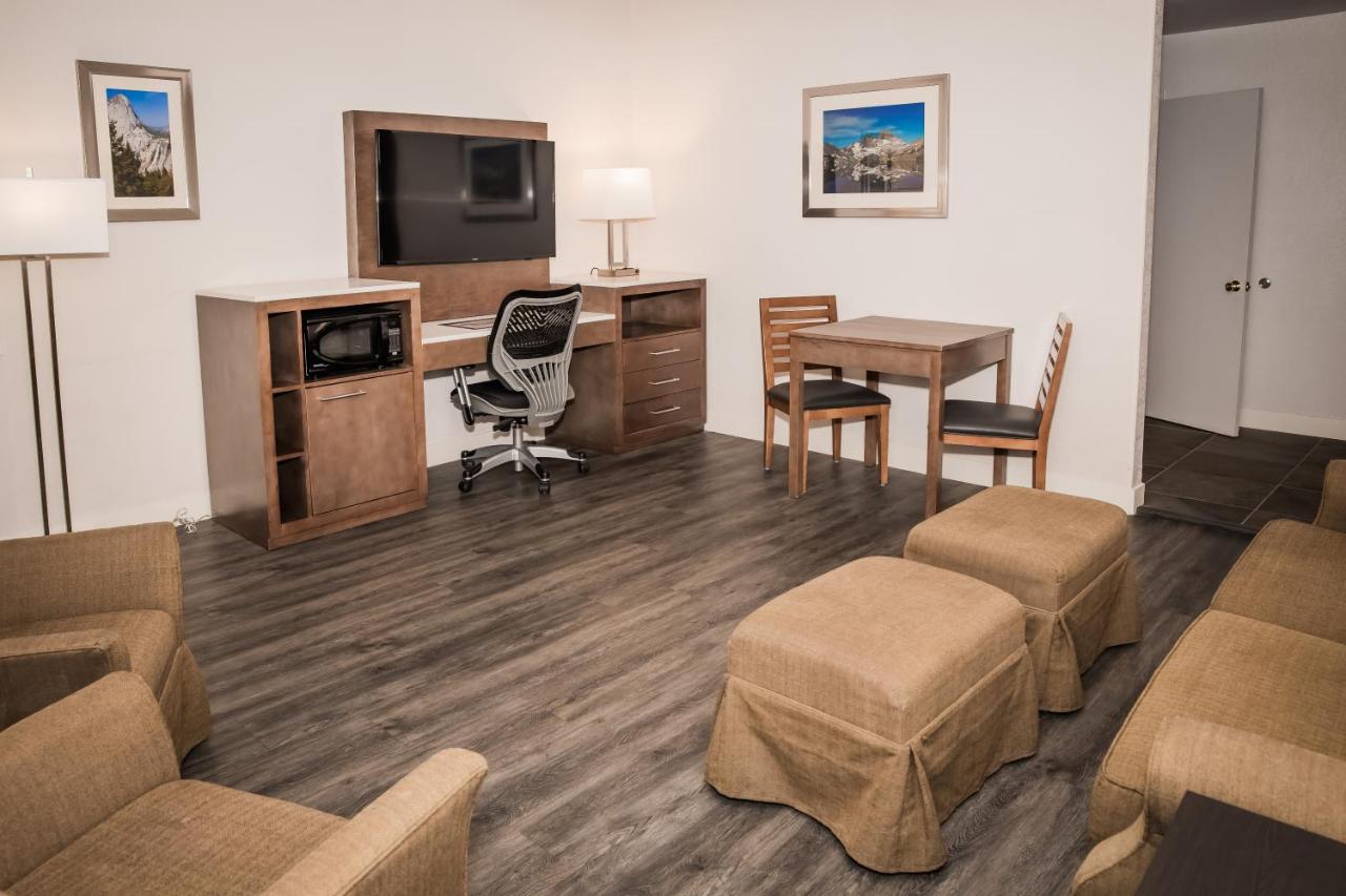 Queen Suite - Non-Smoking at Best Western Bishop Lodge