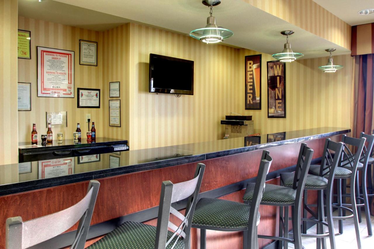| Cobblestone Hotel - Wayne