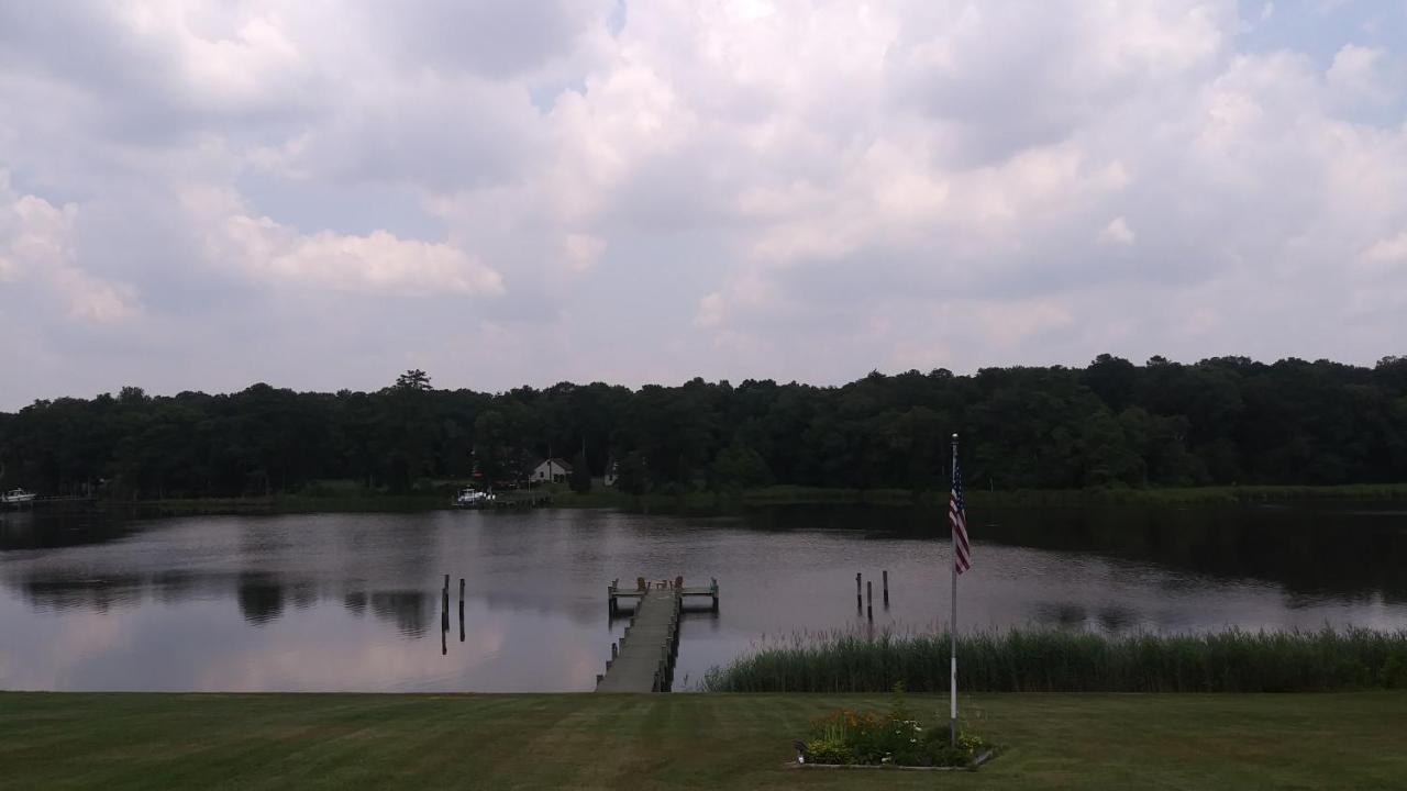| Marvels on the creek