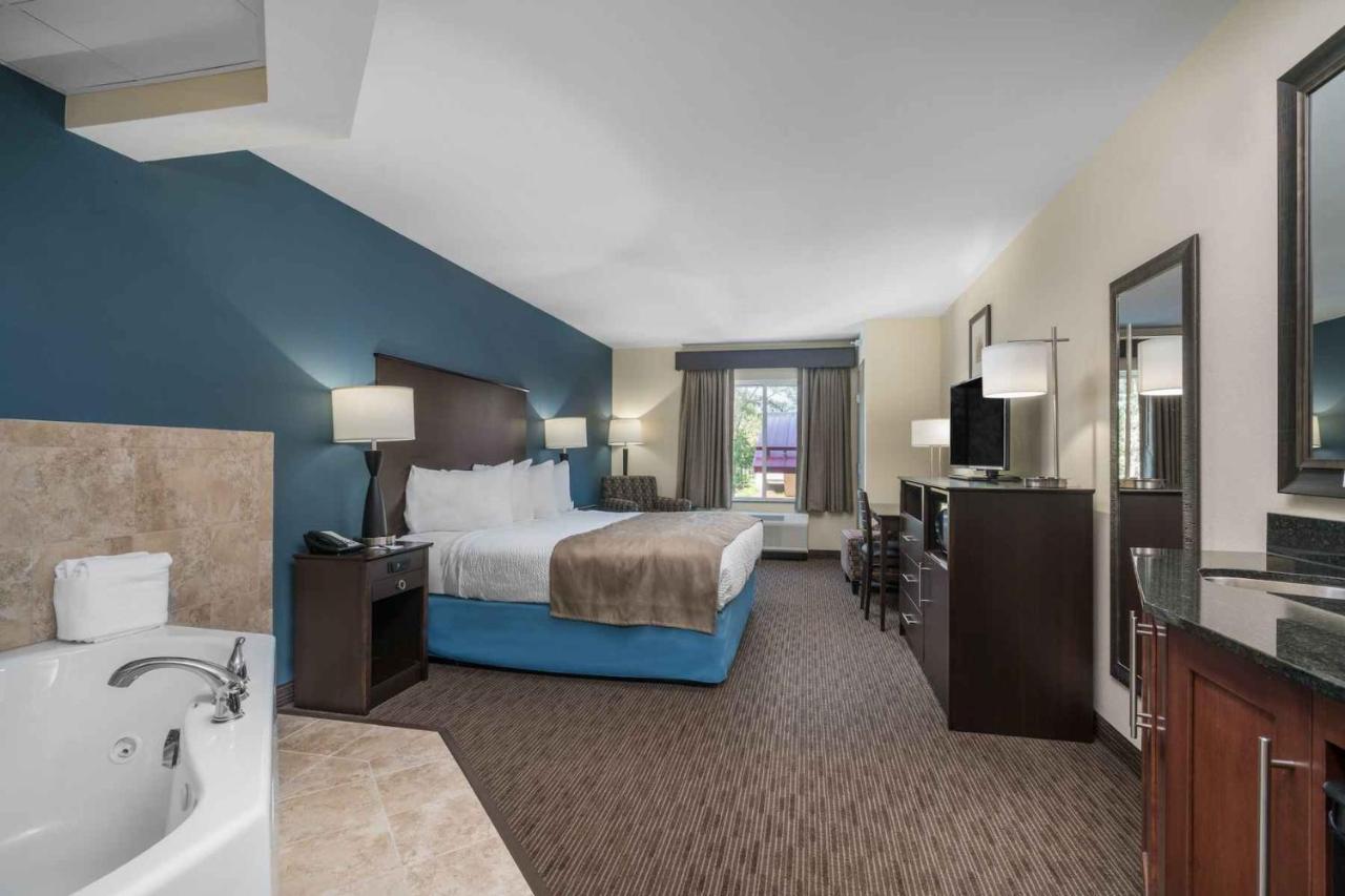 King Suite - Non-Smoking at AmericInn by Wyndham Windom