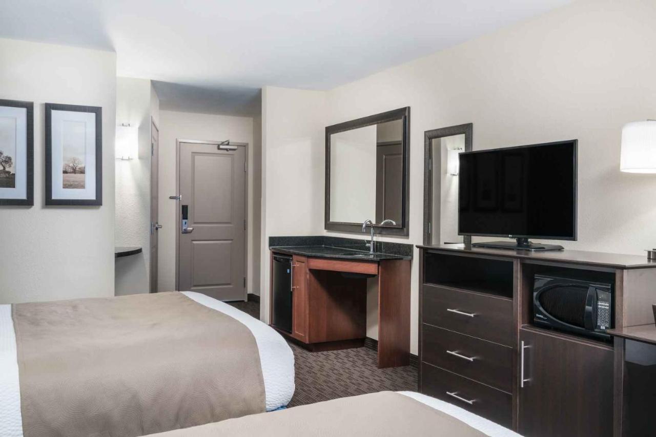 Queen Room with Two Queen Beds - Mobility Access/Non-Smoking at AmericInn by Wyndham Windom