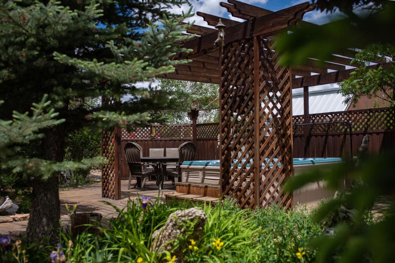 | Browns Canyon Inn