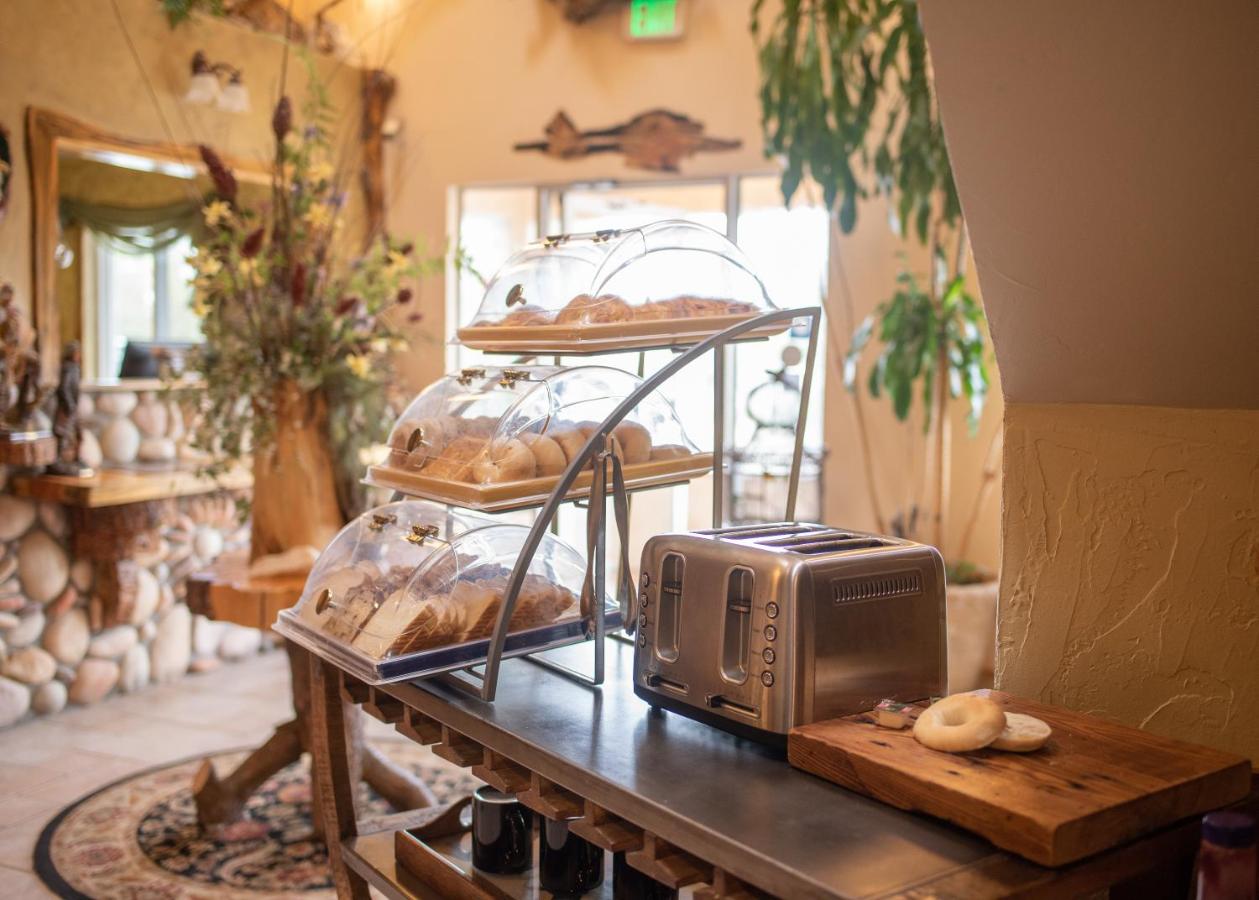 | Browns Canyon Inn