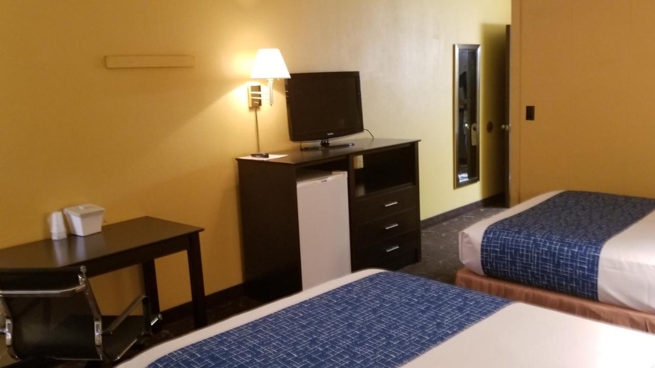 | Alexander House Motel