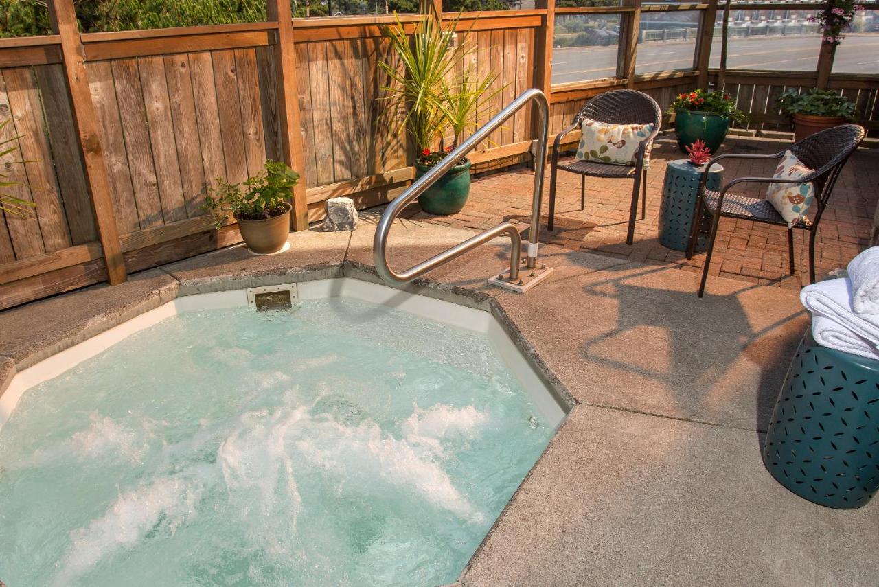 | Shearwater Inn