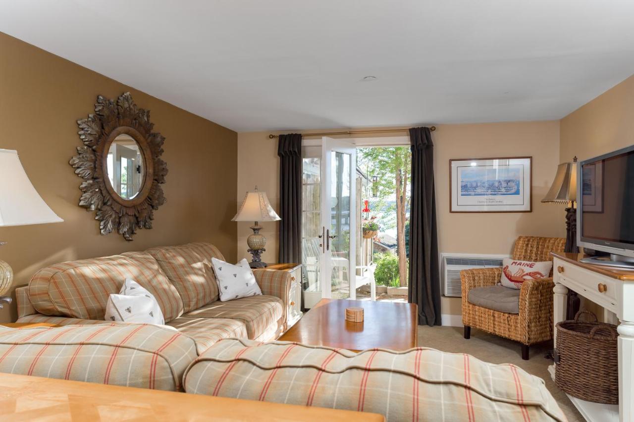 Deluxe Queen Suite at Sheepscot Harbour Village Resort