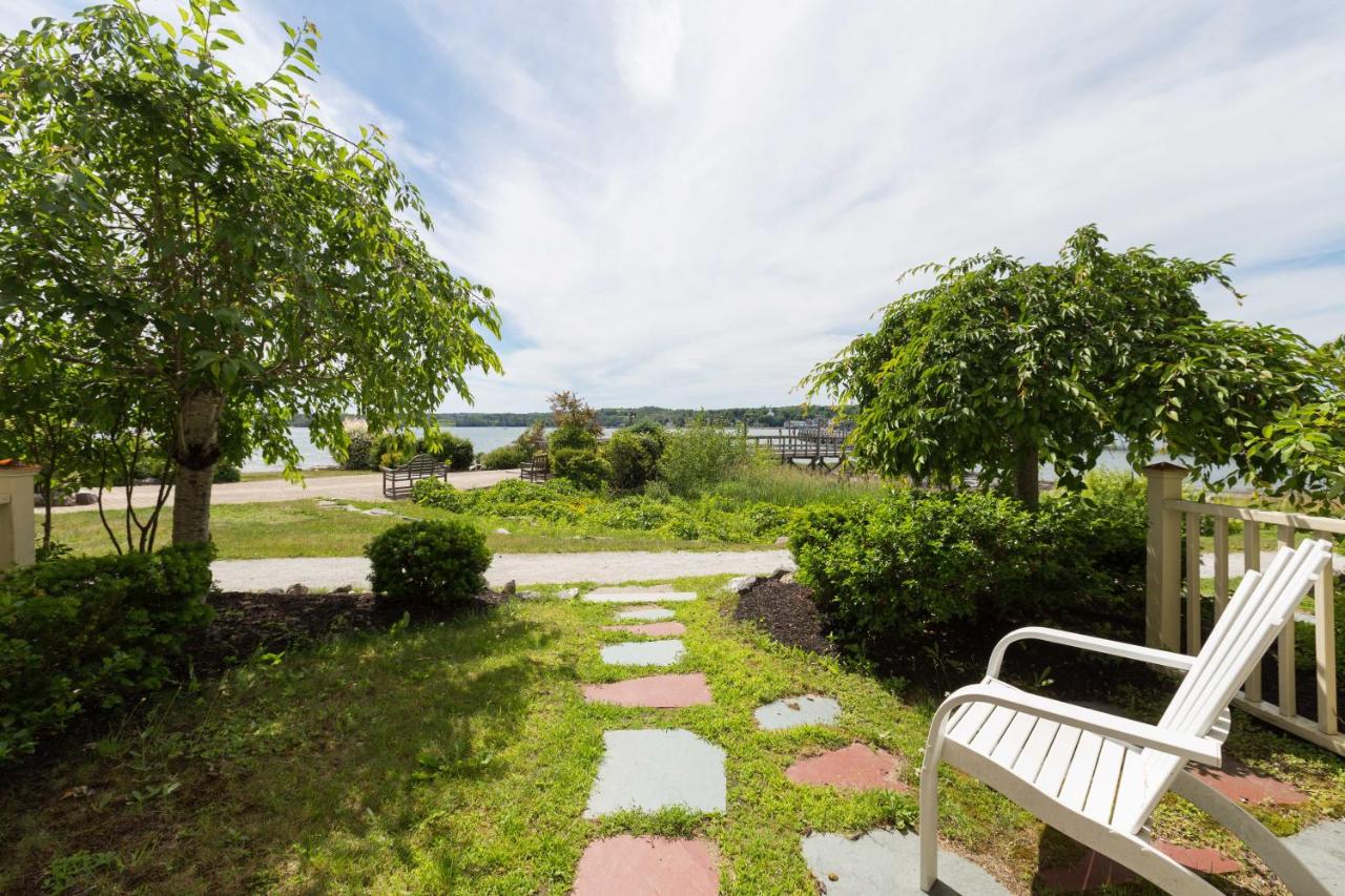 King Suite with Spa Bath at Sheepscot Harbour Village Resort