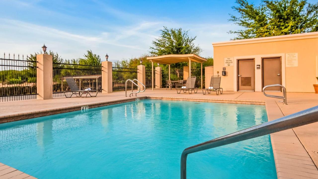 | Best Western Plus Kenedy Inn