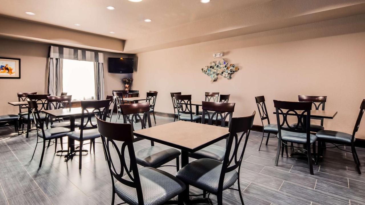 | Best Western Plus Kenedy Inn