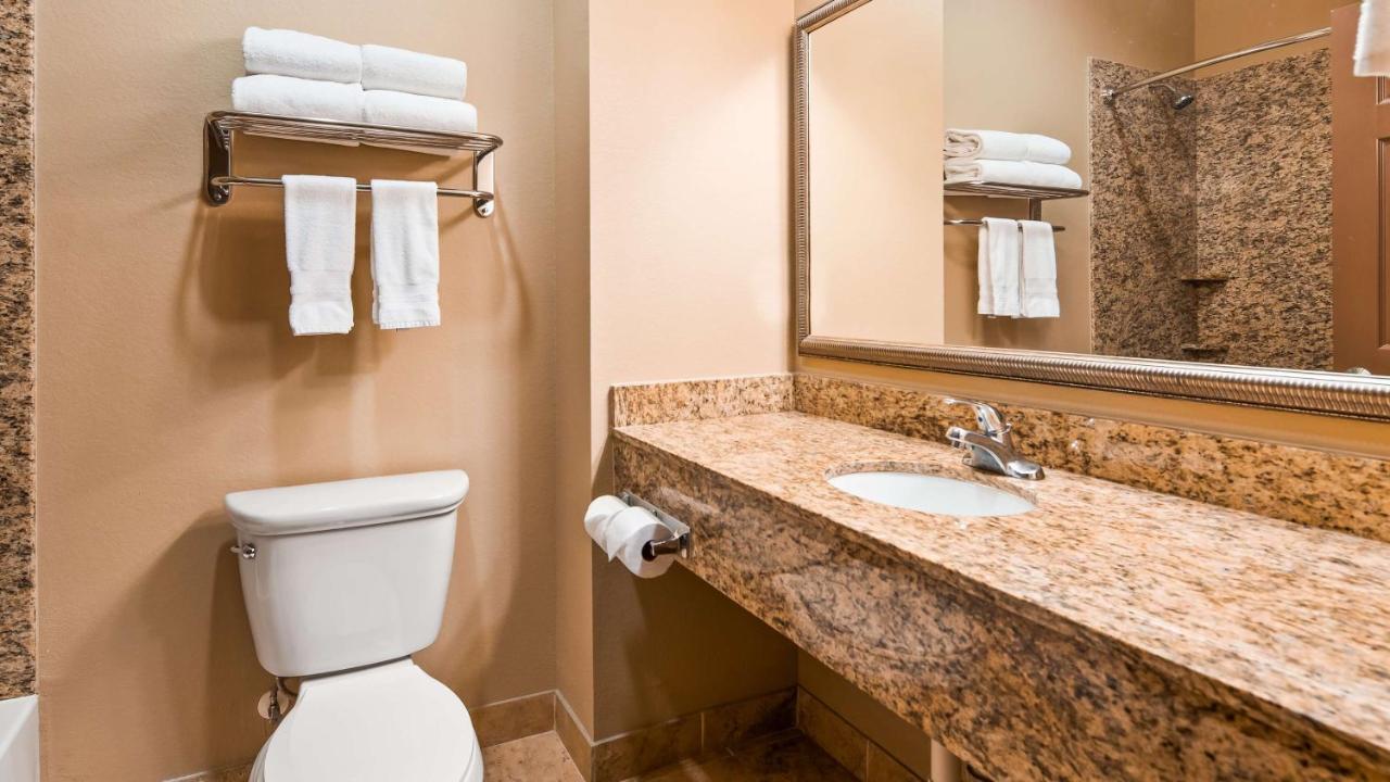 | Best Western Plus Kenedy Inn