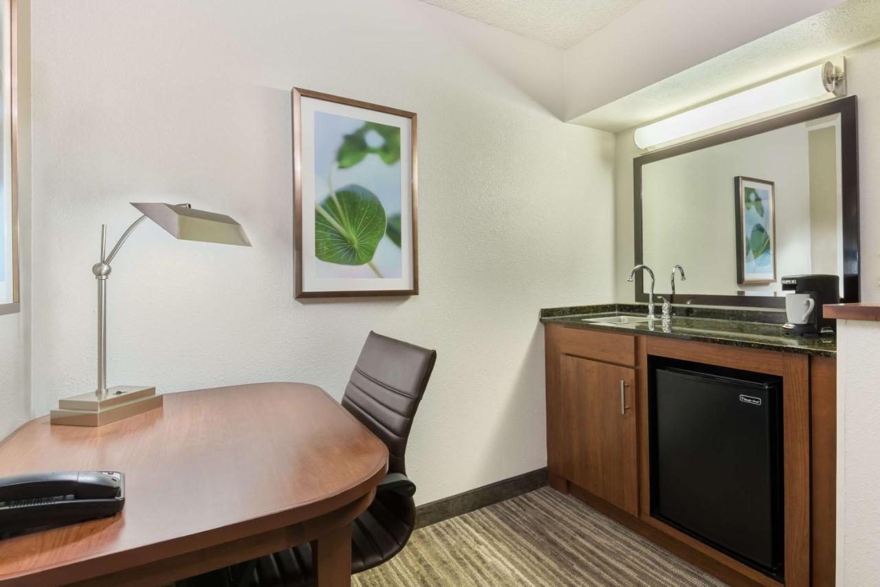 Double Room with Bath Tub - Disability Access at Hyatt Place Ft. Lauderdale/Plantation