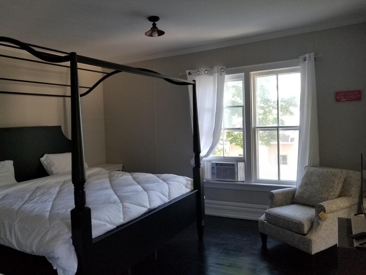 | Charlevoix House