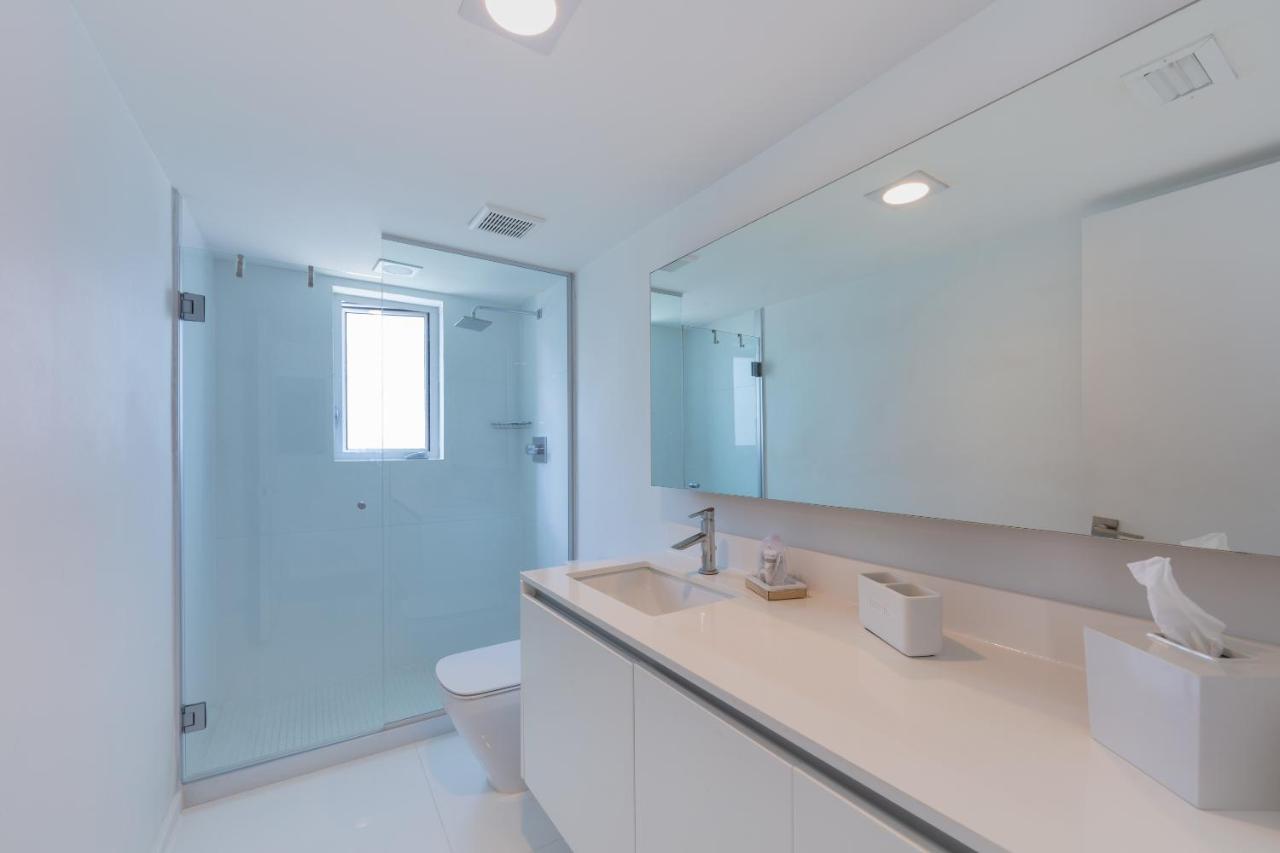 | Beach Haus Key Biscayne Contemporary Apartments