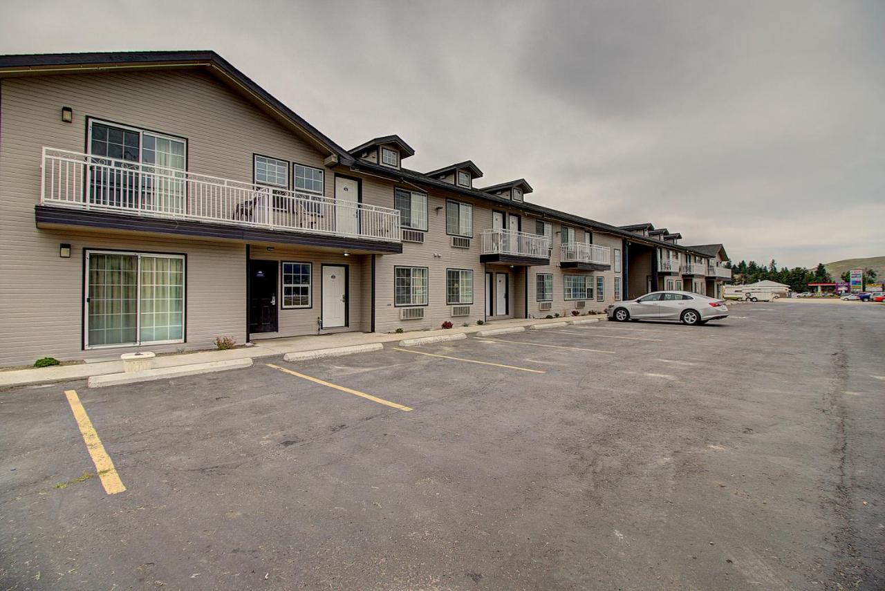 | Days Inn & Suites by Wyndham Lolo