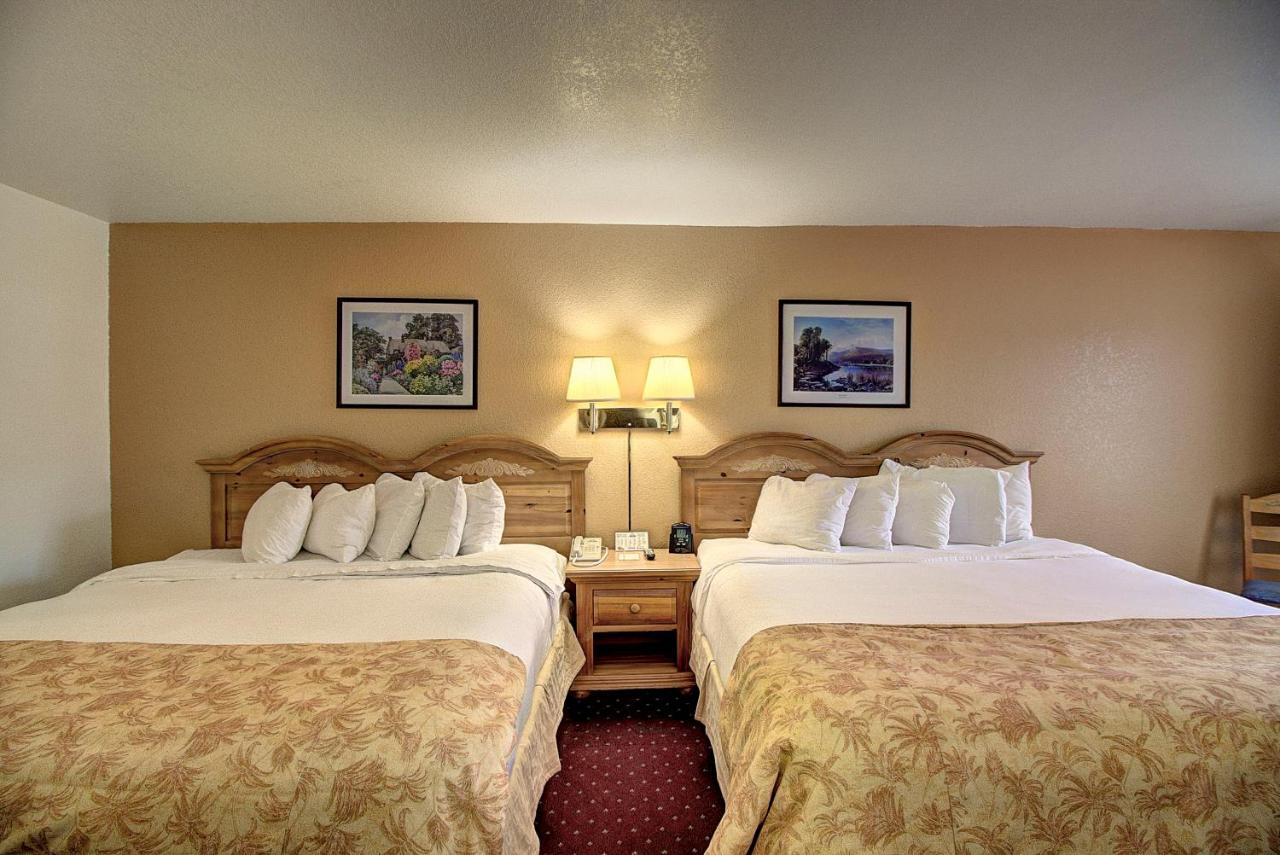 | Days Inn & Suites by Wyndham Lolo
