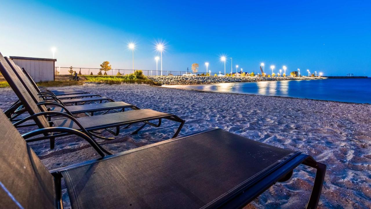| Best Western Plus Dockside Waterfront Inn