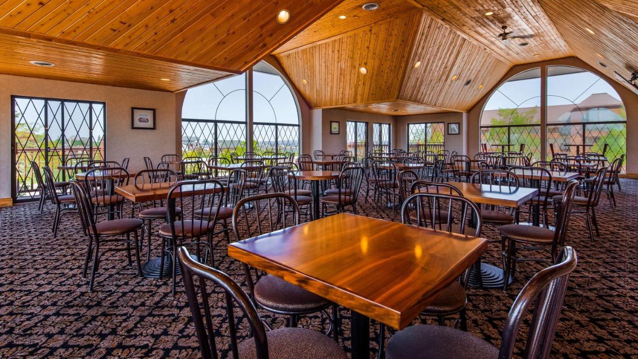 | Best Western Plus Dockside Waterfront Inn